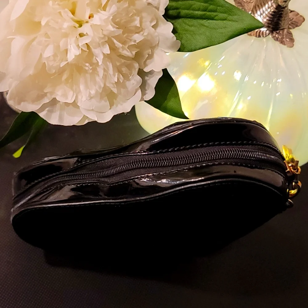 Betsey Johnson Heart Shape Wristlet - Picture 5 of 8